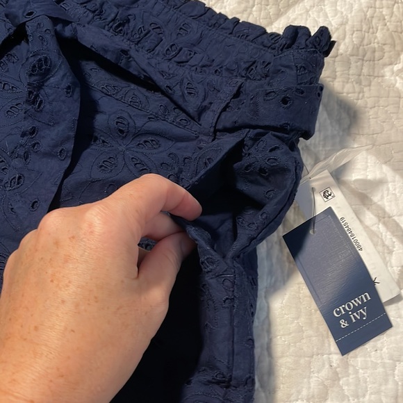 NWT Crown & Ivy Navy Eyelet Belted Shorts 16 - Picture 3 of 10